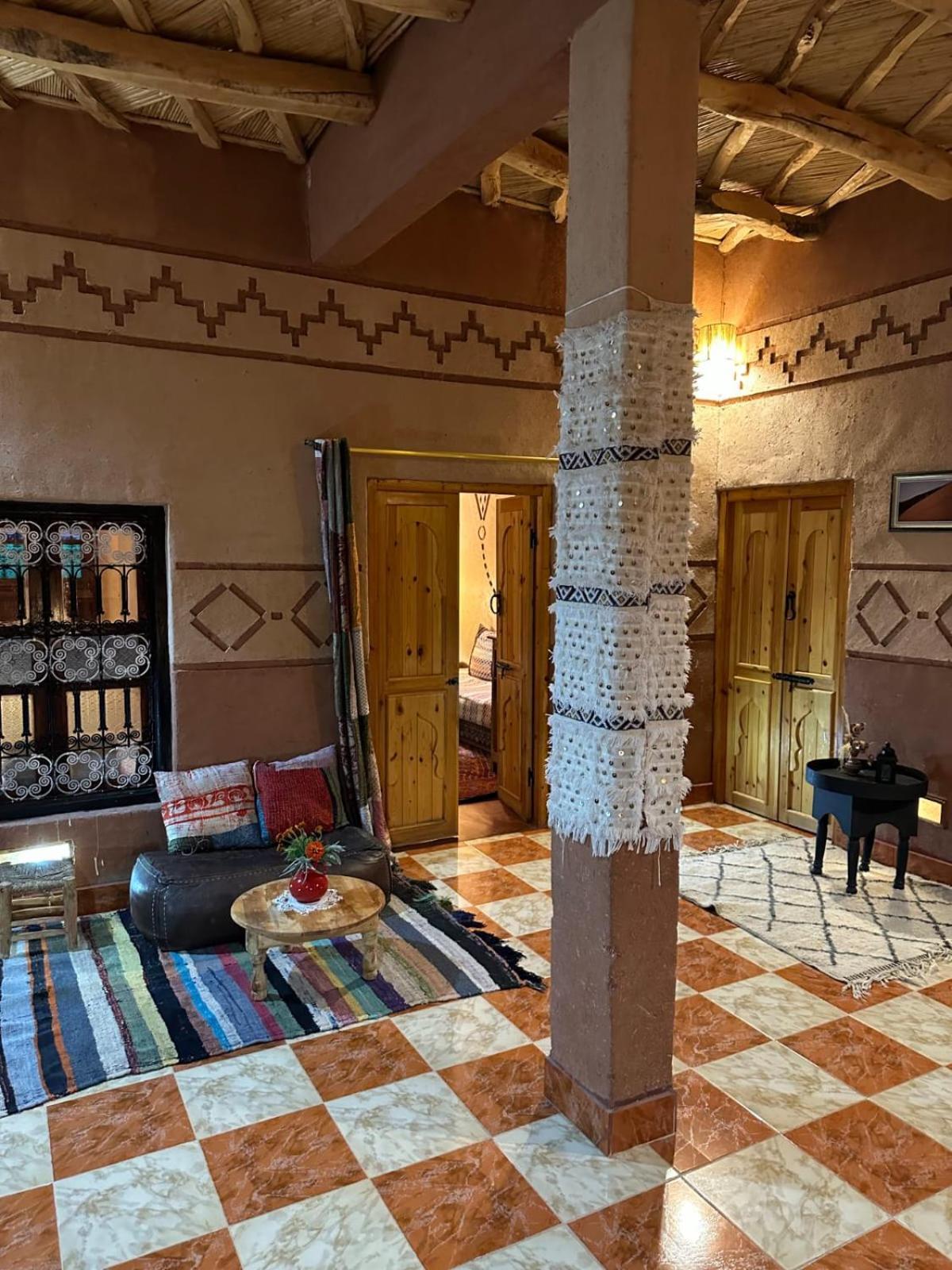 Maison D'Hotes Izza Kelaat-M'Gouna Екстер'єр фото